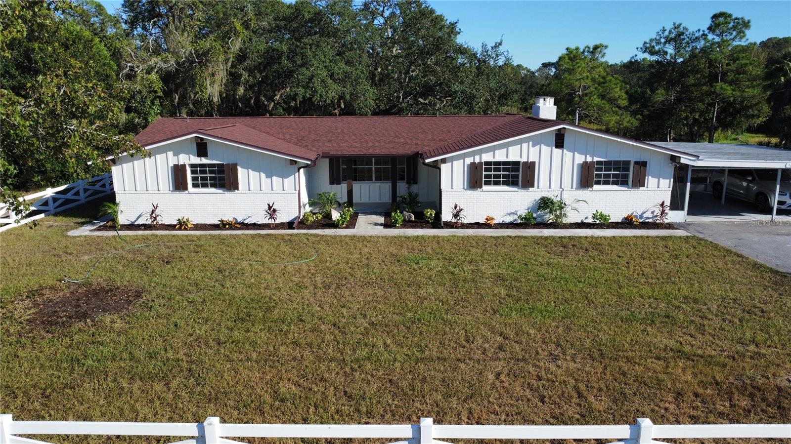 Listing photo id 56 for 9640 Hilltop Drive