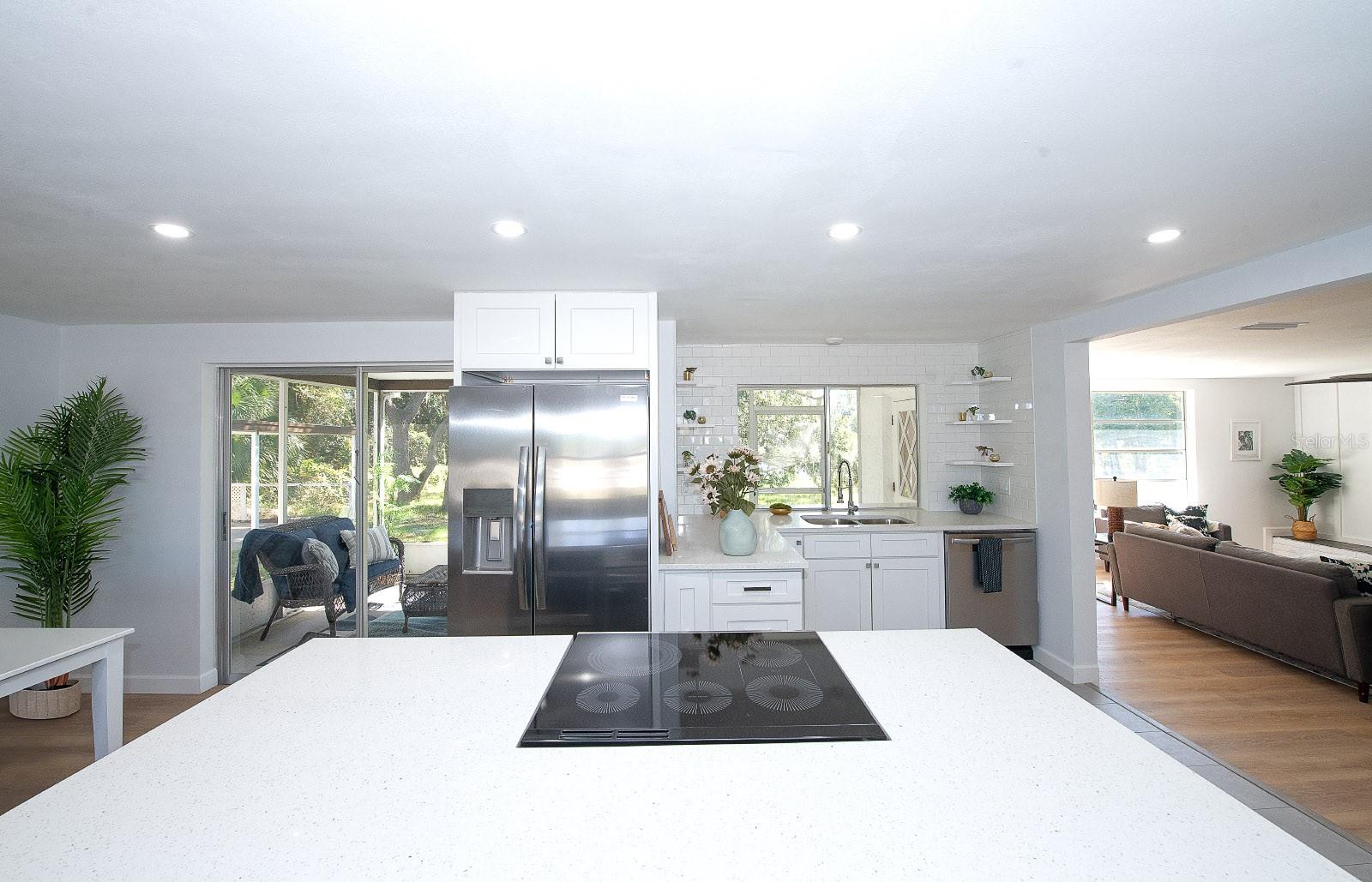 Listing photo id 6 for 9640 Hilltop Drive