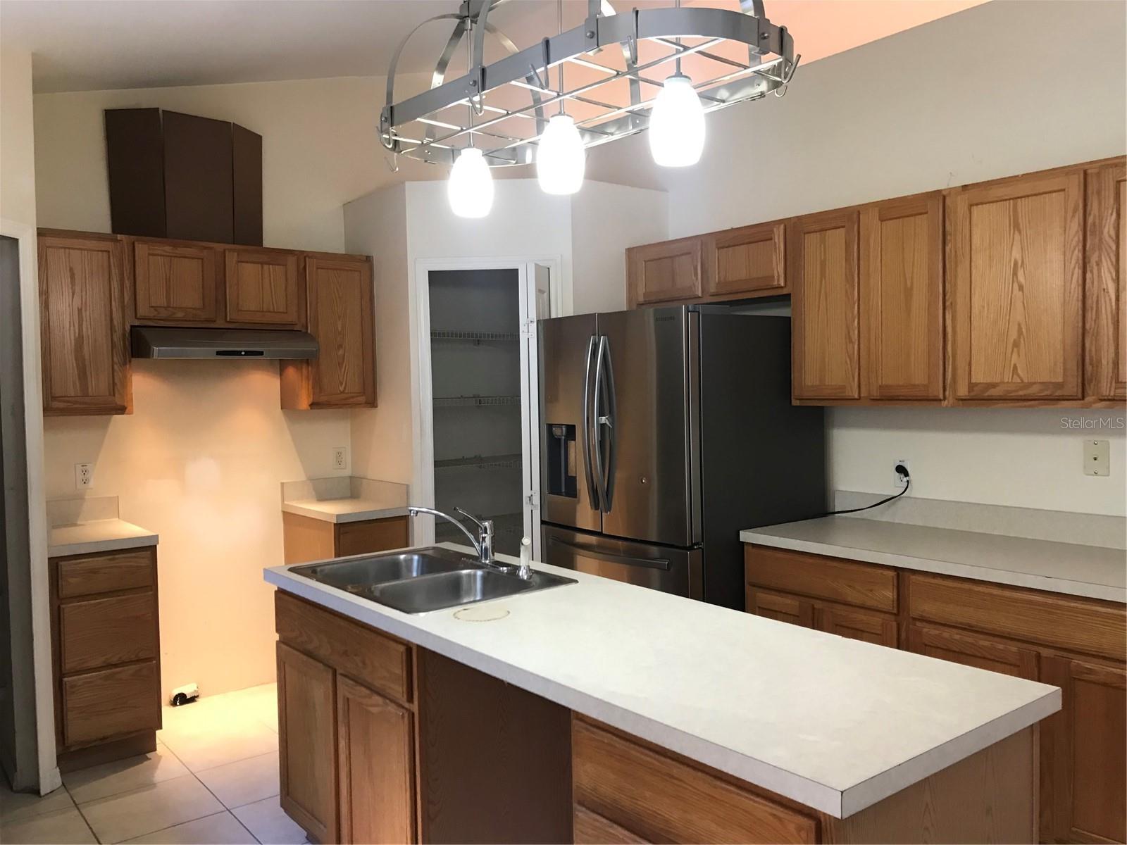 Image 4 of 22 For 71 Corkwood Boulevard