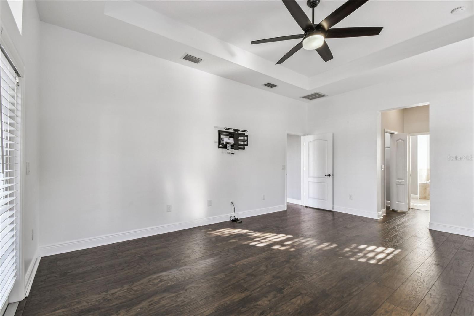 Image 37 of 56 For 36747 Open Country Lane