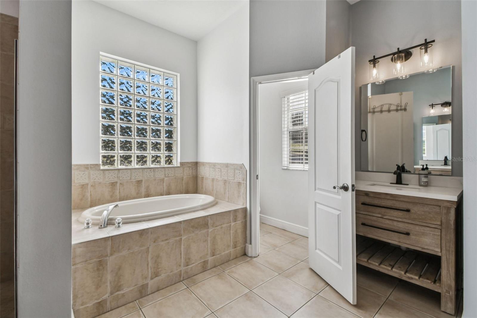 Image 40 of 56 For 36747 Open Country Lane