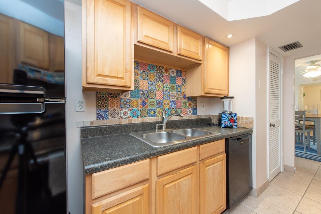 Image 16 of 73 For 400 64th Avenue 704