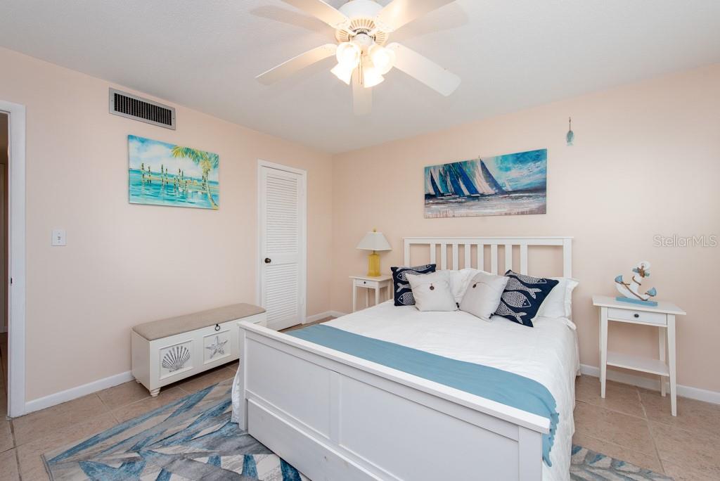 Image 26 of 73 For 400 64th Avenue 704