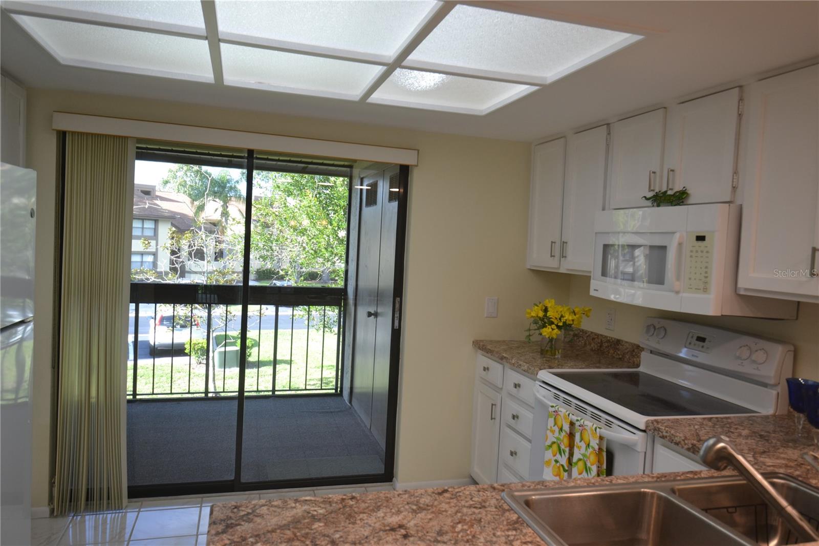 Image 10 of 53 For 226 Woodlake Wynde