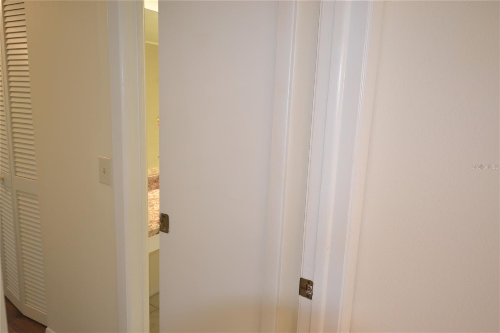 Image 26 of 53 For 226 Woodlake Wynde