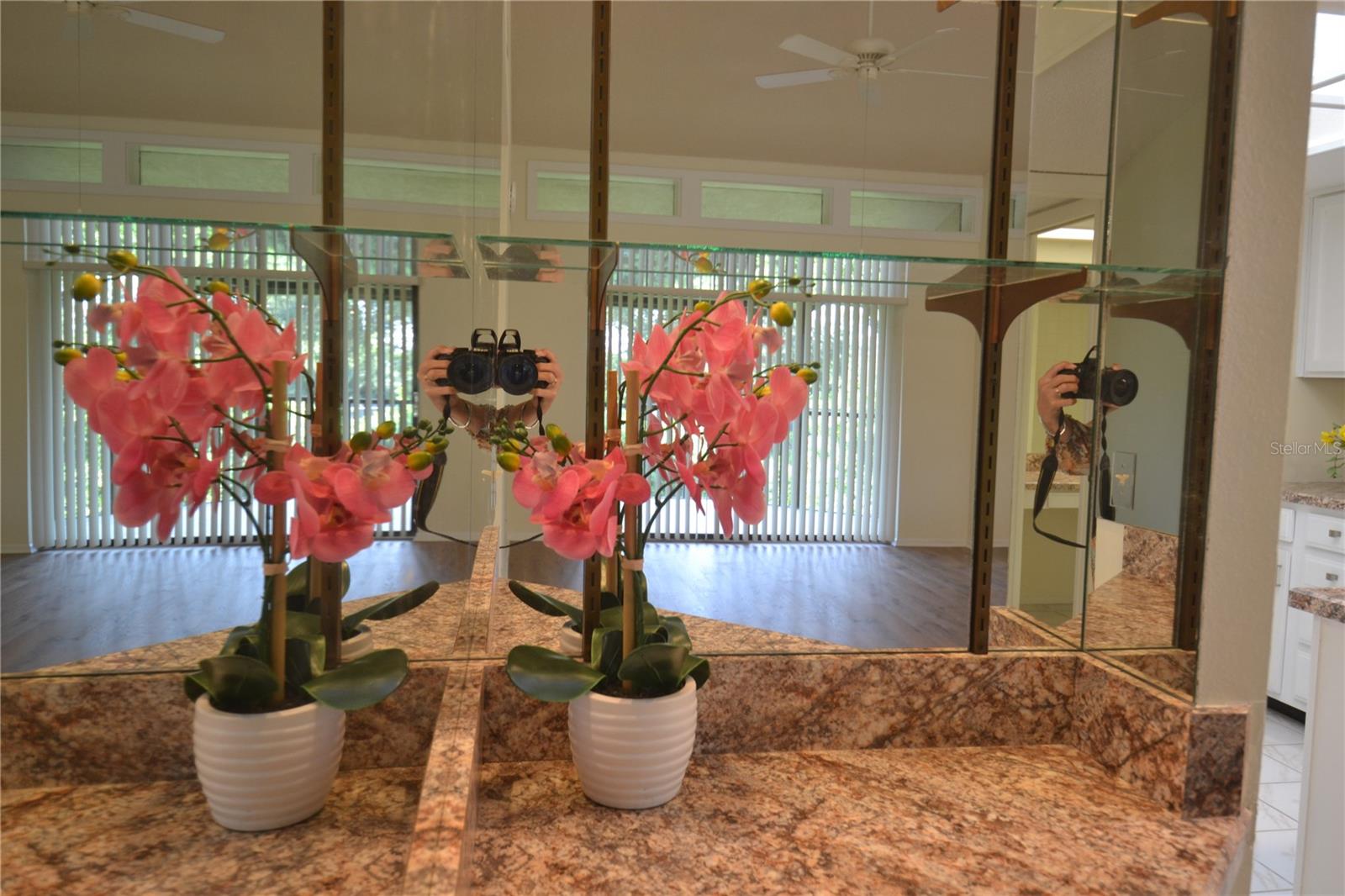 Image 3 of 53 For 226 Woodlake Wynde