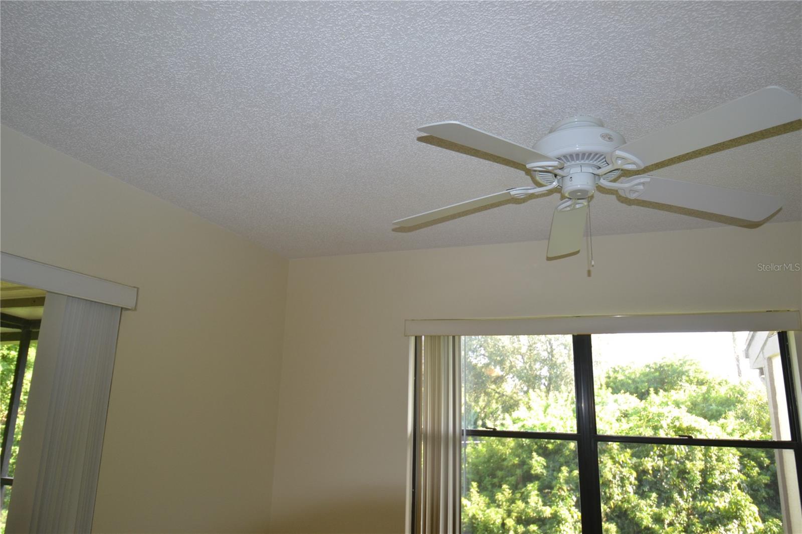 Image 38 of 53 For 226 Woodlake Wynde