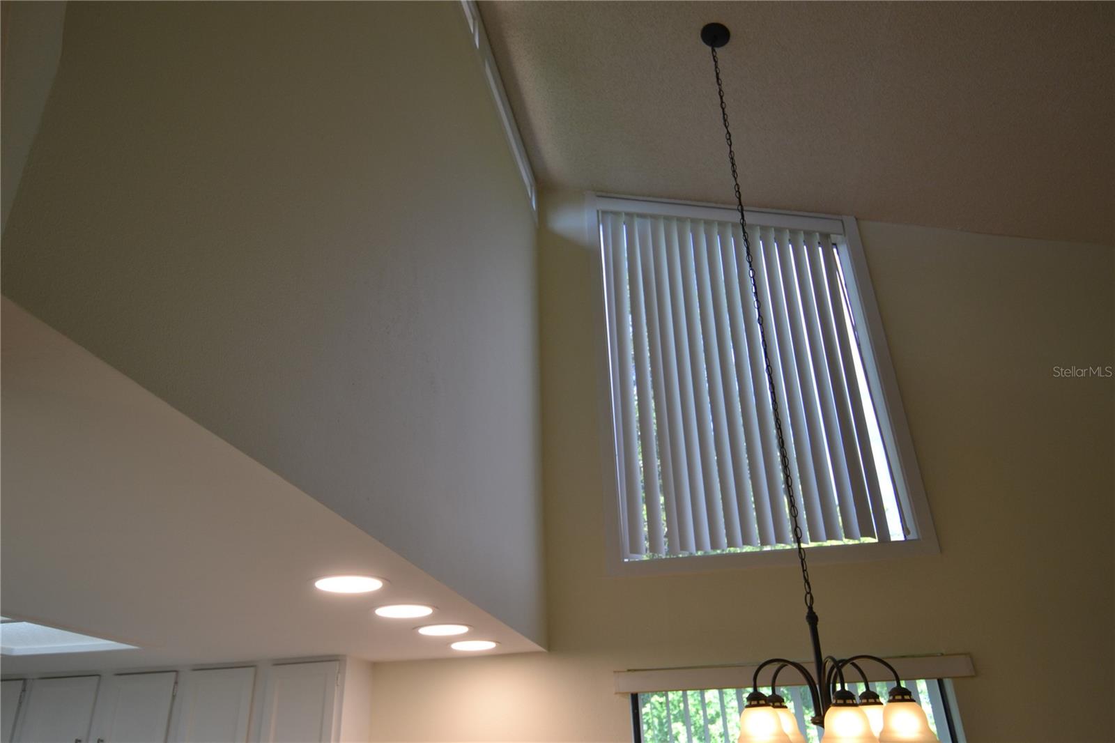 Image 40 of 53 For 226 Woodlake Wynde