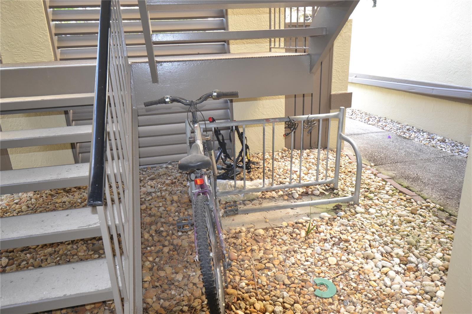 Image 51 of 53 For 226 Woodlake Wynde