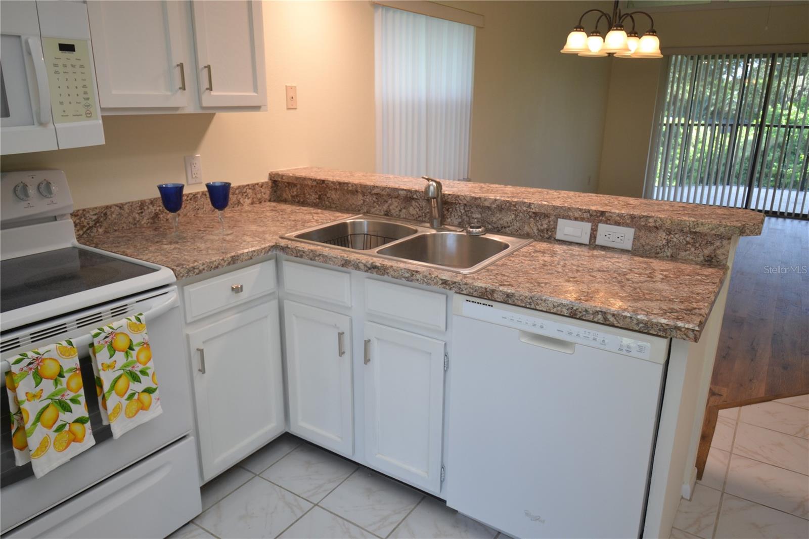 Image 9 of 53 For 226 Woodlake Wynde