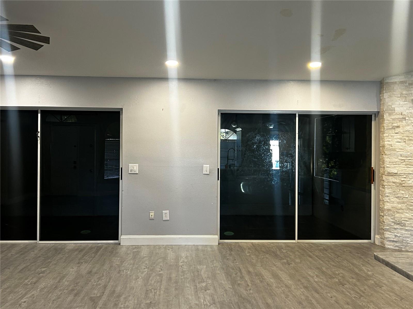 Image 10 of 30 For 3701 Parkway Blvd