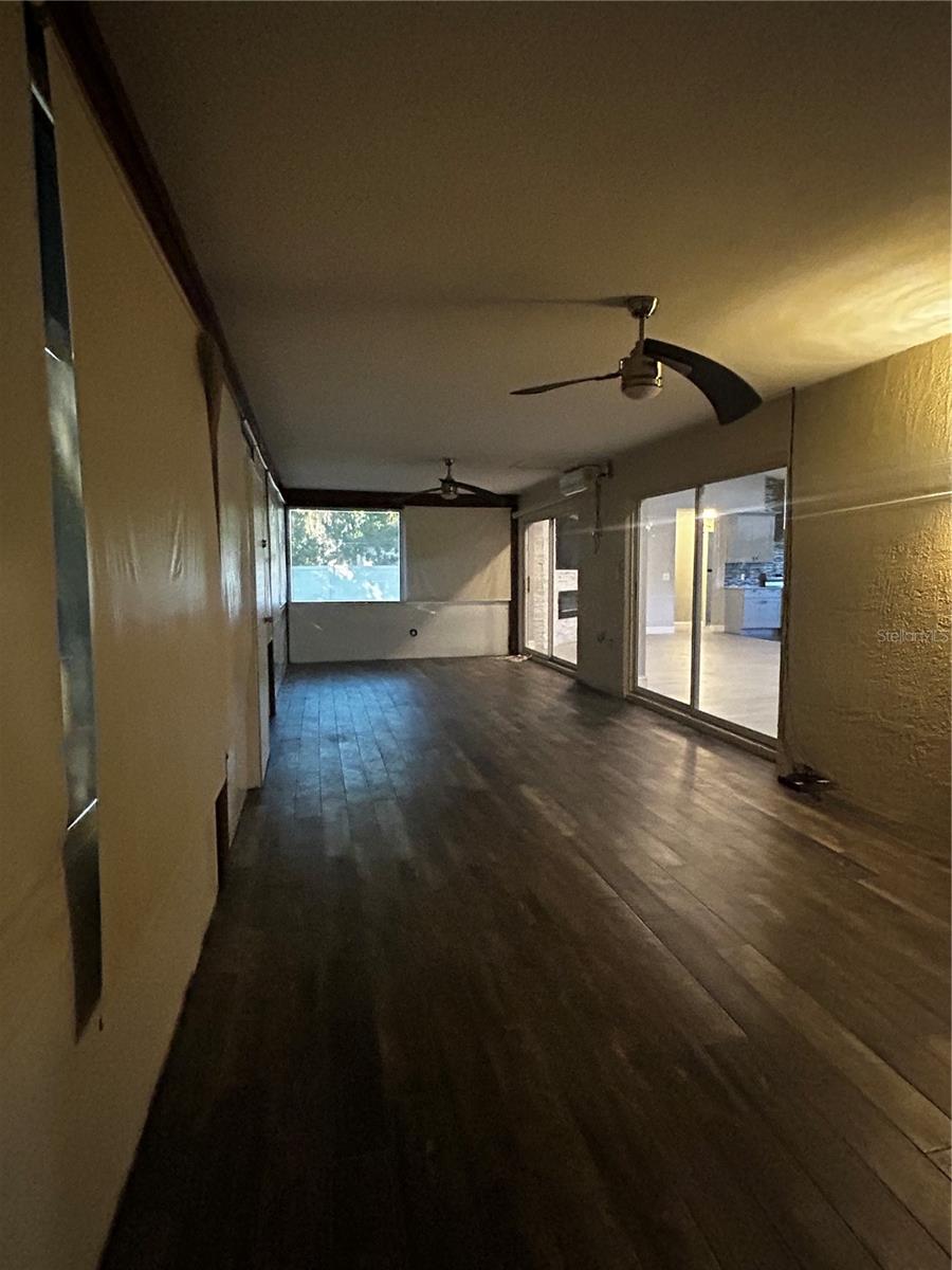 Image 12 of 30 For 3701 Parkway Blvd