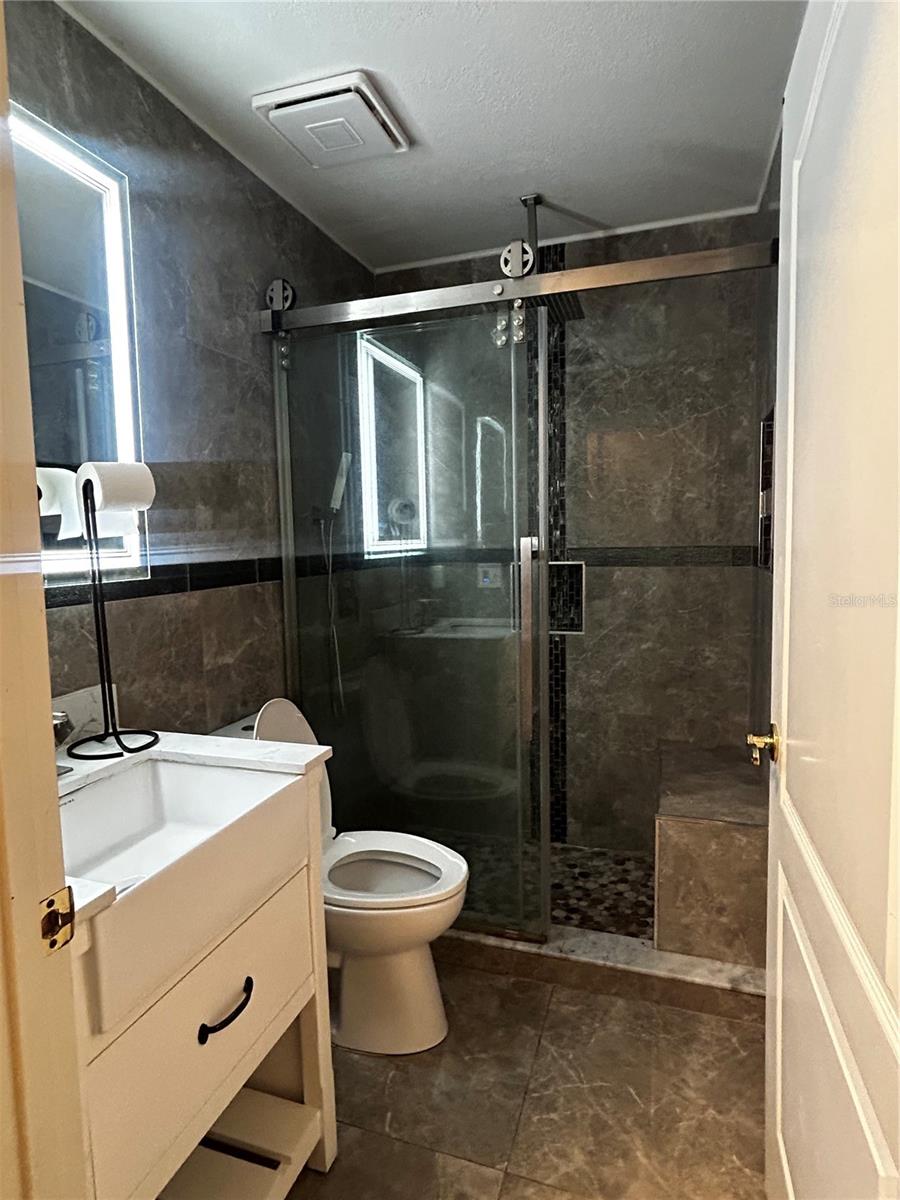 Image 18 of 30 For 3701 Parkway Blvd