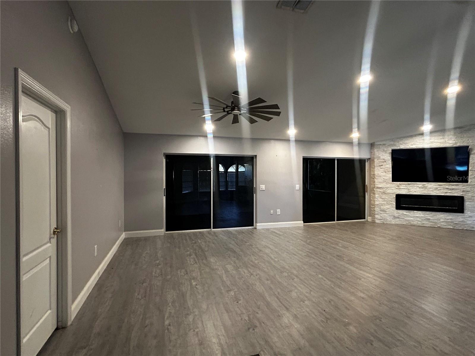 Image 6 of 30 For 3701 Parkway Blvd