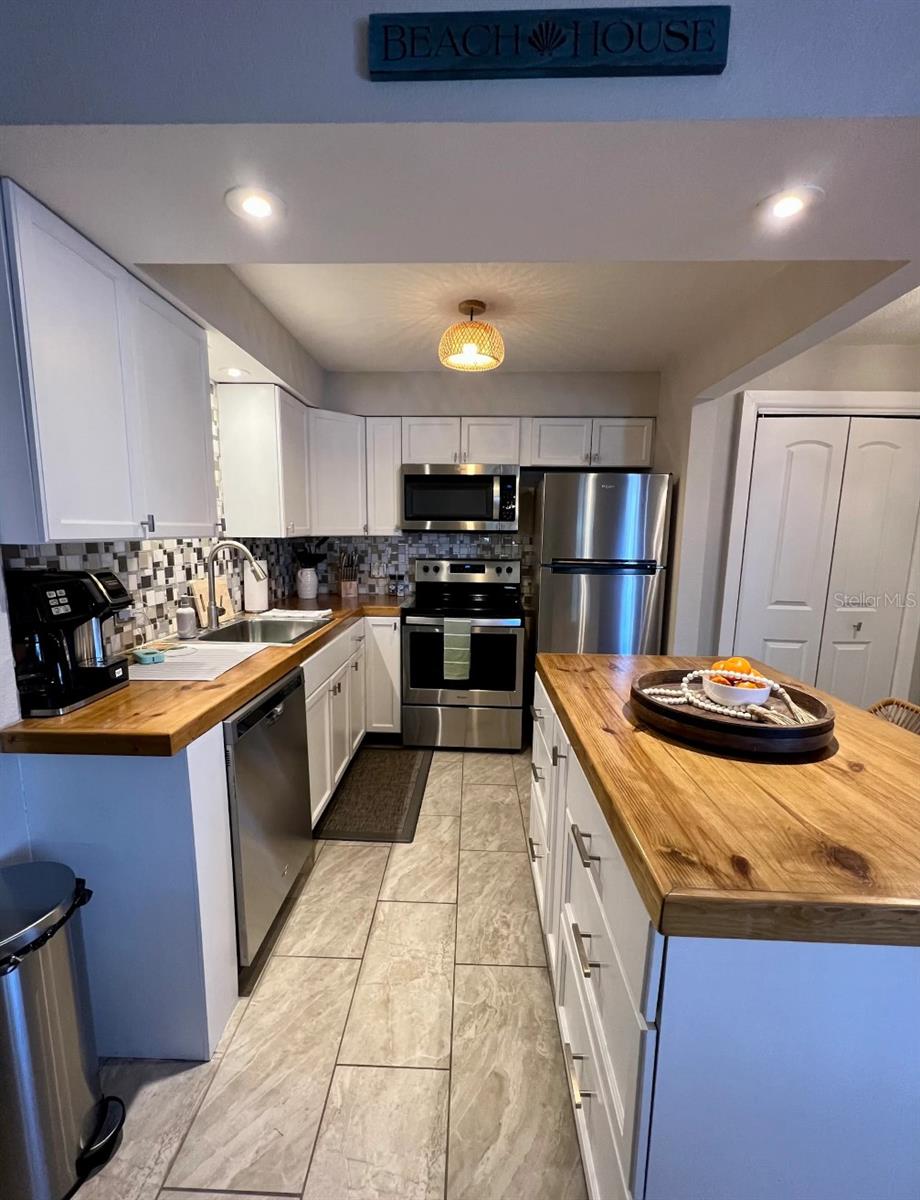 Image 3 of 15 For 3150 Atlantic Avenue 20-220