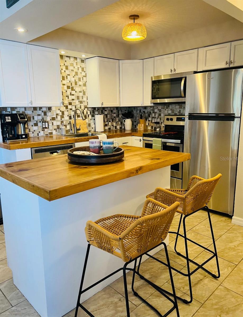 Image 4 of 15 For 3150 Atlantic Avenue 20-220