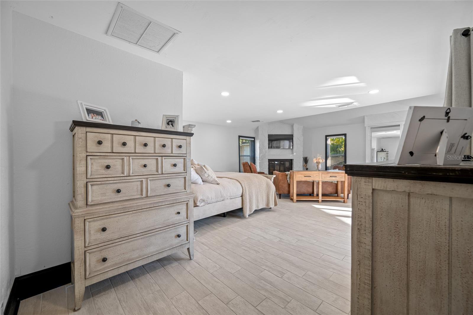 Image 18 of 52 For 2265 Lagoon Circle