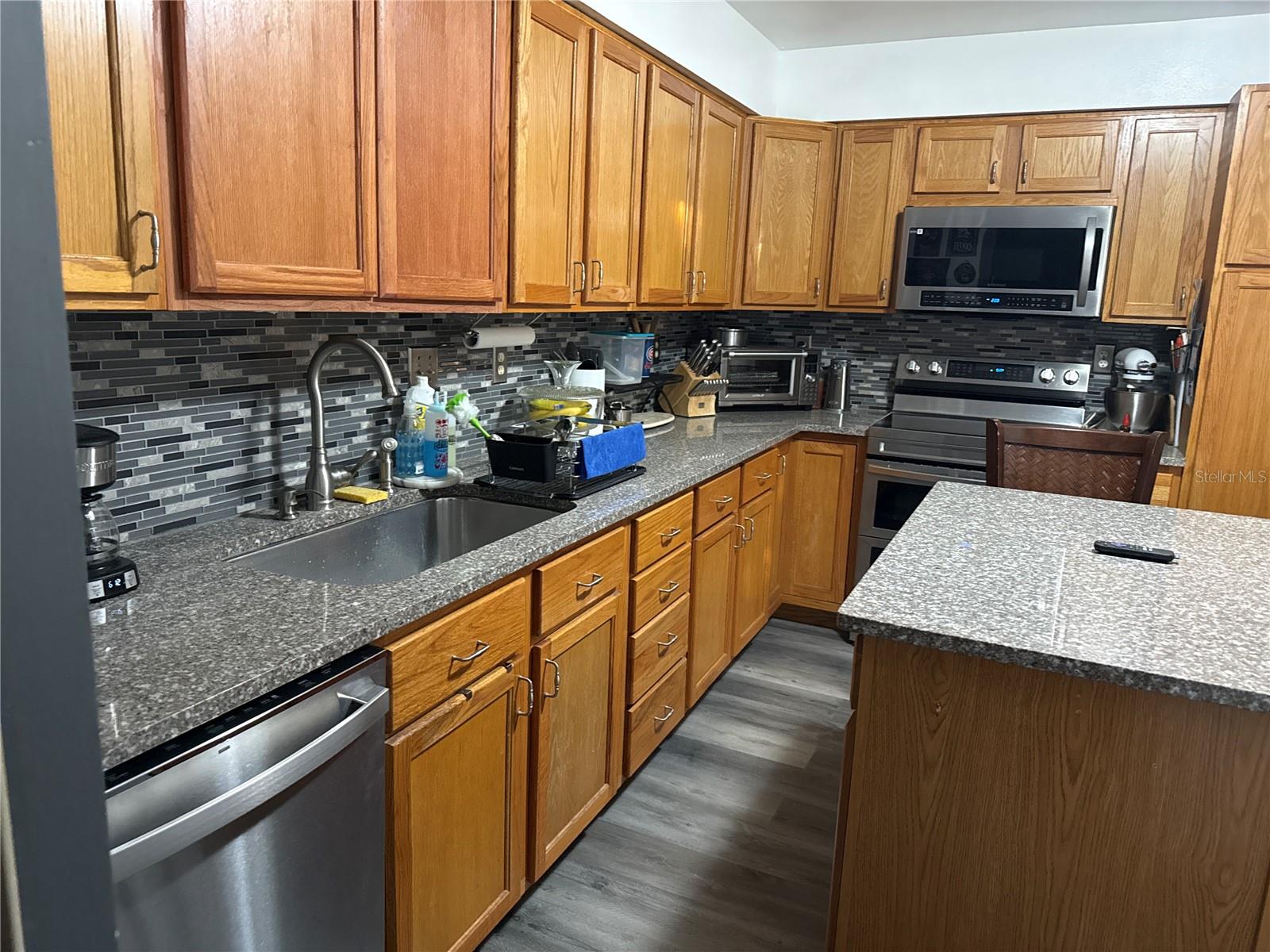 Image 20 of 41 For 4560 Lamson Avenue