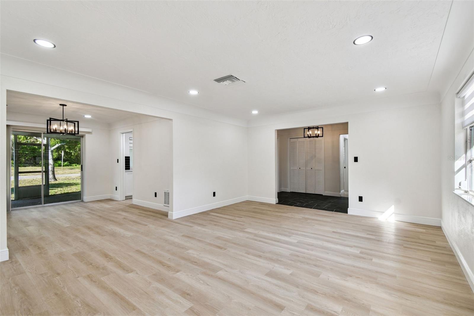 Image 10 of 30 For 970 Rolling Hills Drive