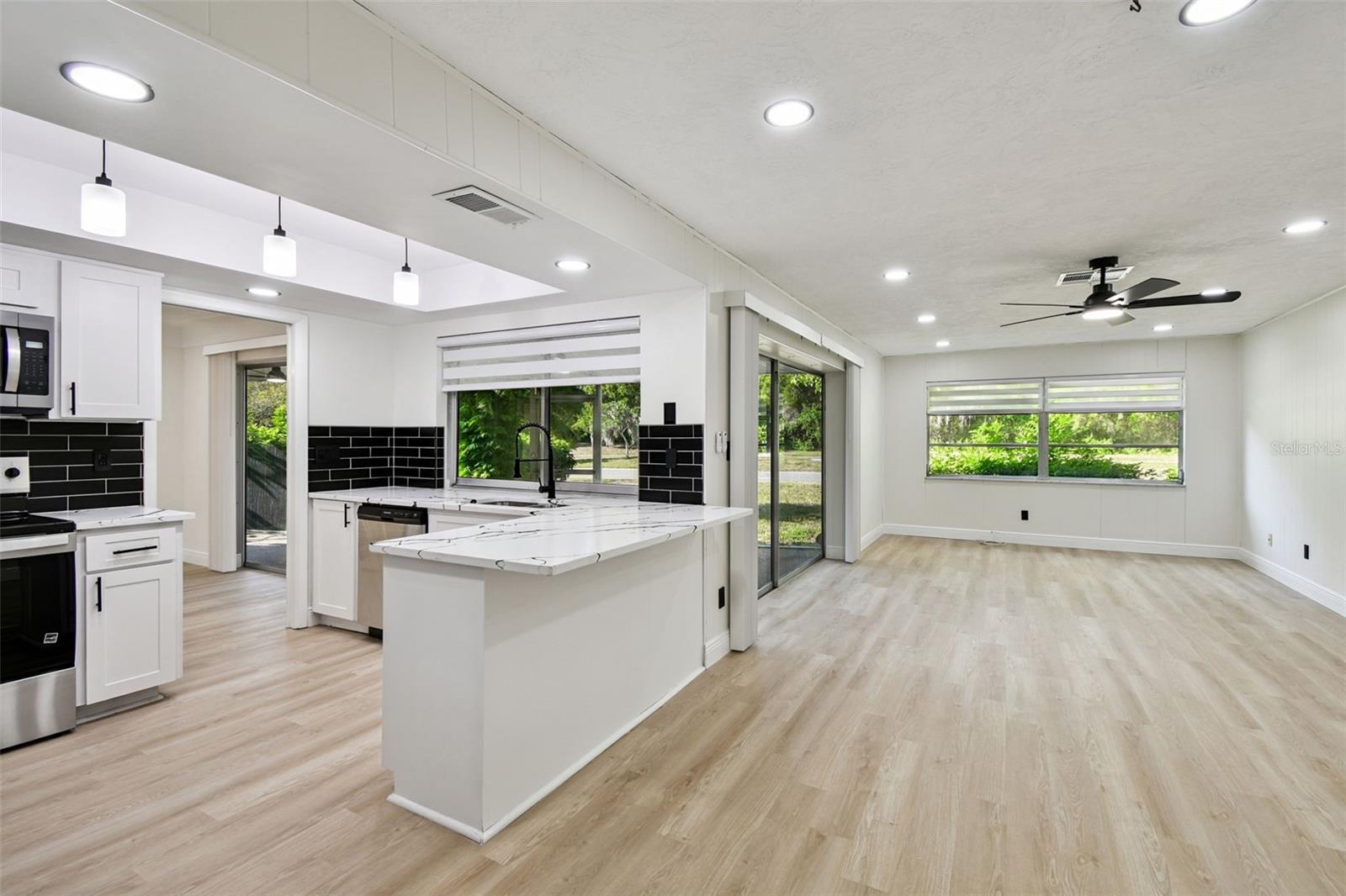 Image 12 of 30 For 970 Rolling Hills Drive