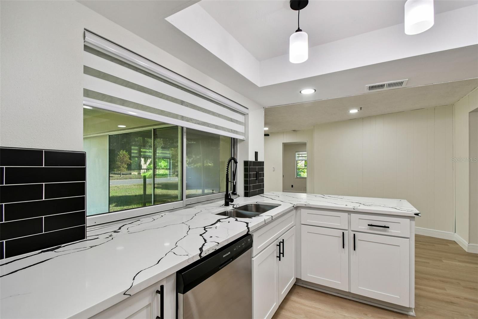 Image 13 of 30 For 970 Rolling Hills Drive