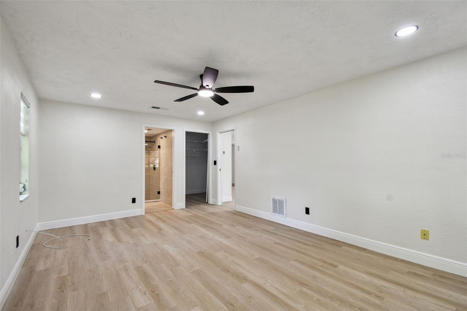 Image 18 of 30 For 970 Rolling Hills Drive