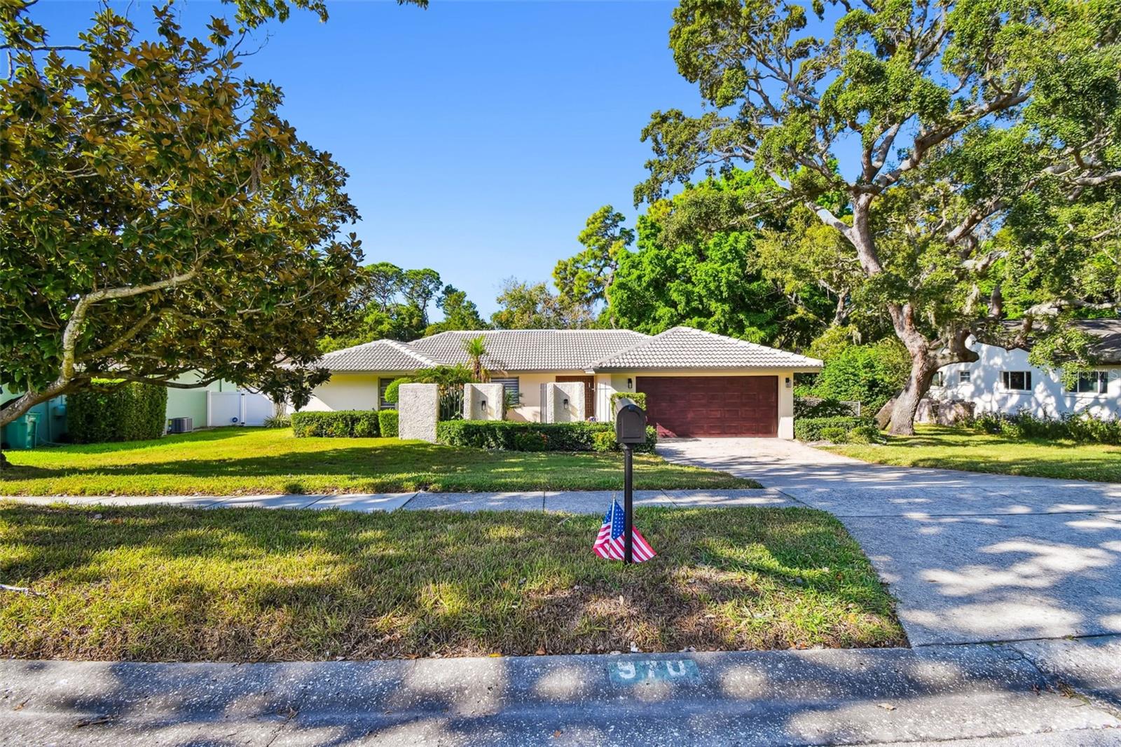 Image 2 of 30 For 970 Rolling Hills Drive