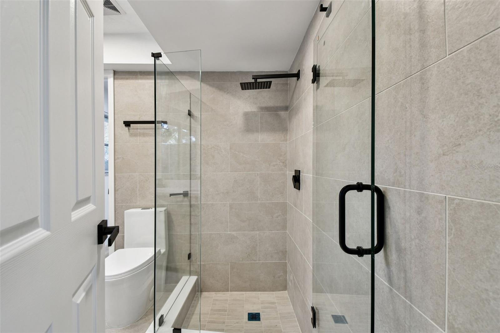 Image 21 of 30 For 970 Rolling Hills Drive