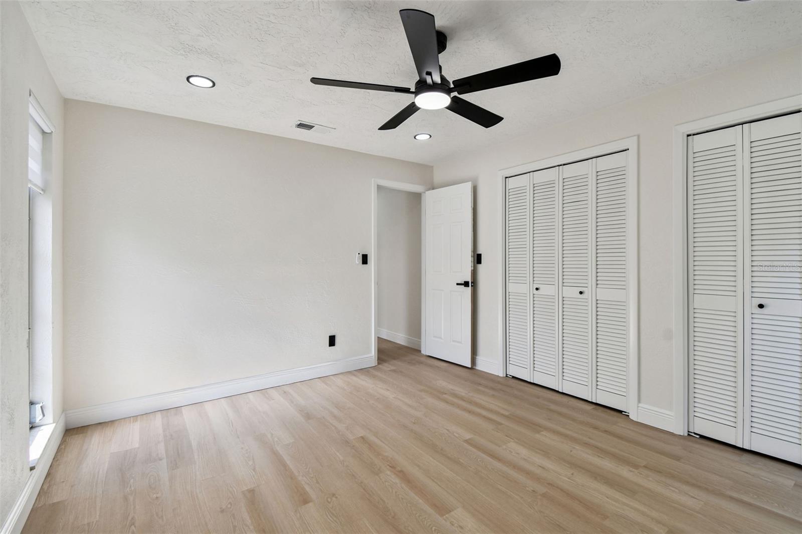 Image 29 of 30 For 970 Rolling Hills Drive