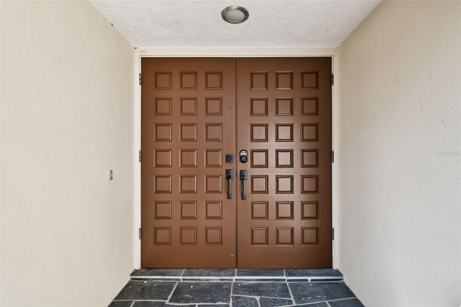 Image 6 of 30 For 970 Rolling Hills Drive