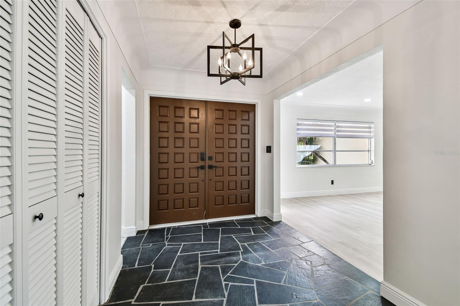 Image 8 of 30 For 970 Rolling Hills Drive