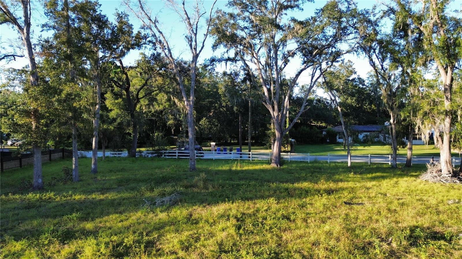 Listing photo id 0 for 1407 Whitaker Road