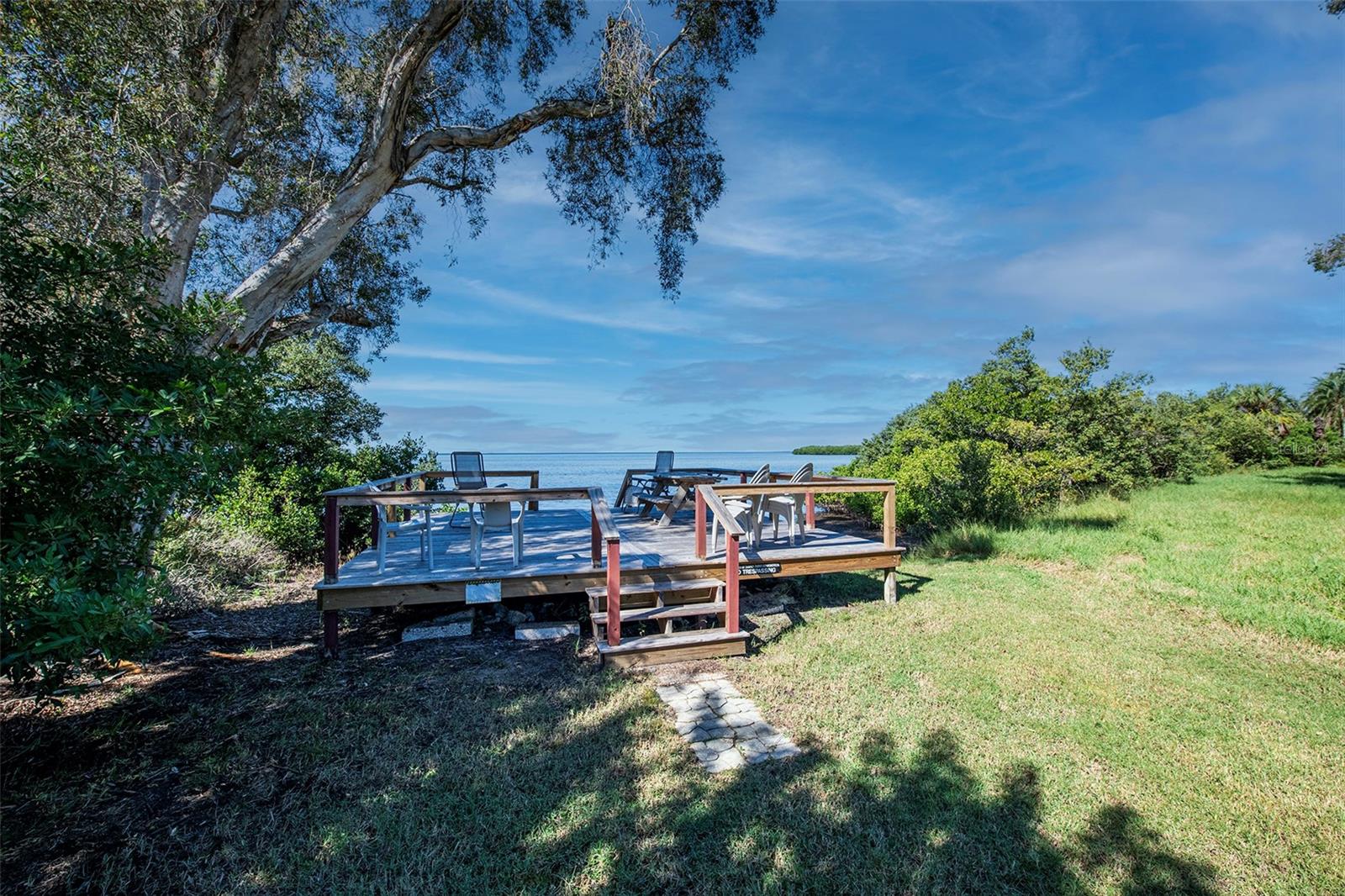Image 24 of 42 For 305 Tarpon Point 305