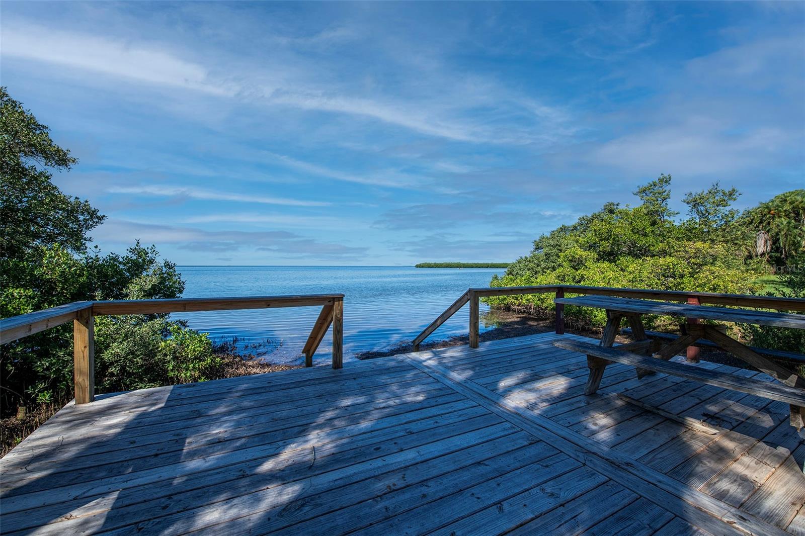 Image 25 of 42 For 305 Tarpon Point 305