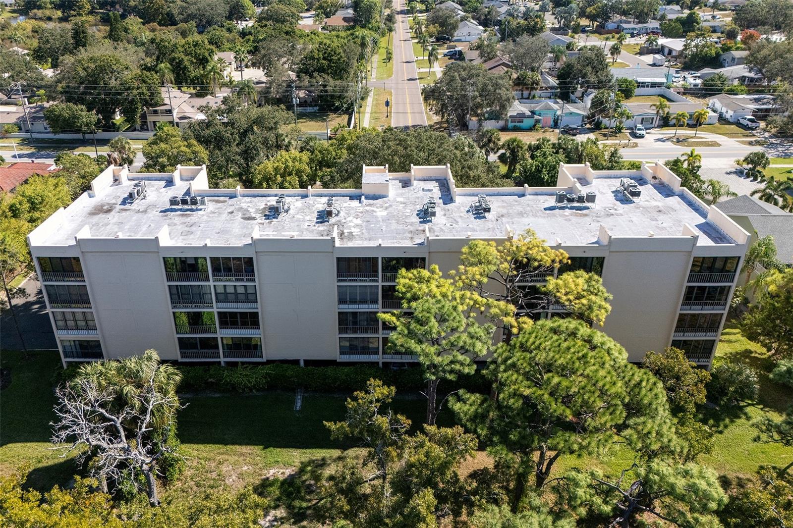 Image 32 of 42 For 305 Tarpon Point 305