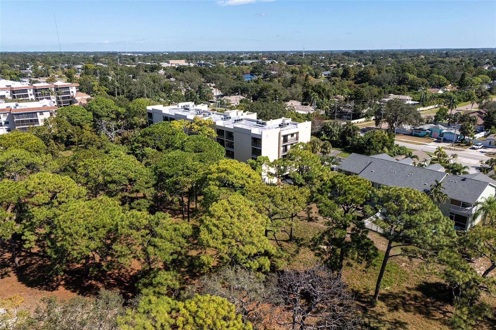 Image 33 of 42 For 305 Tarpon Point 305