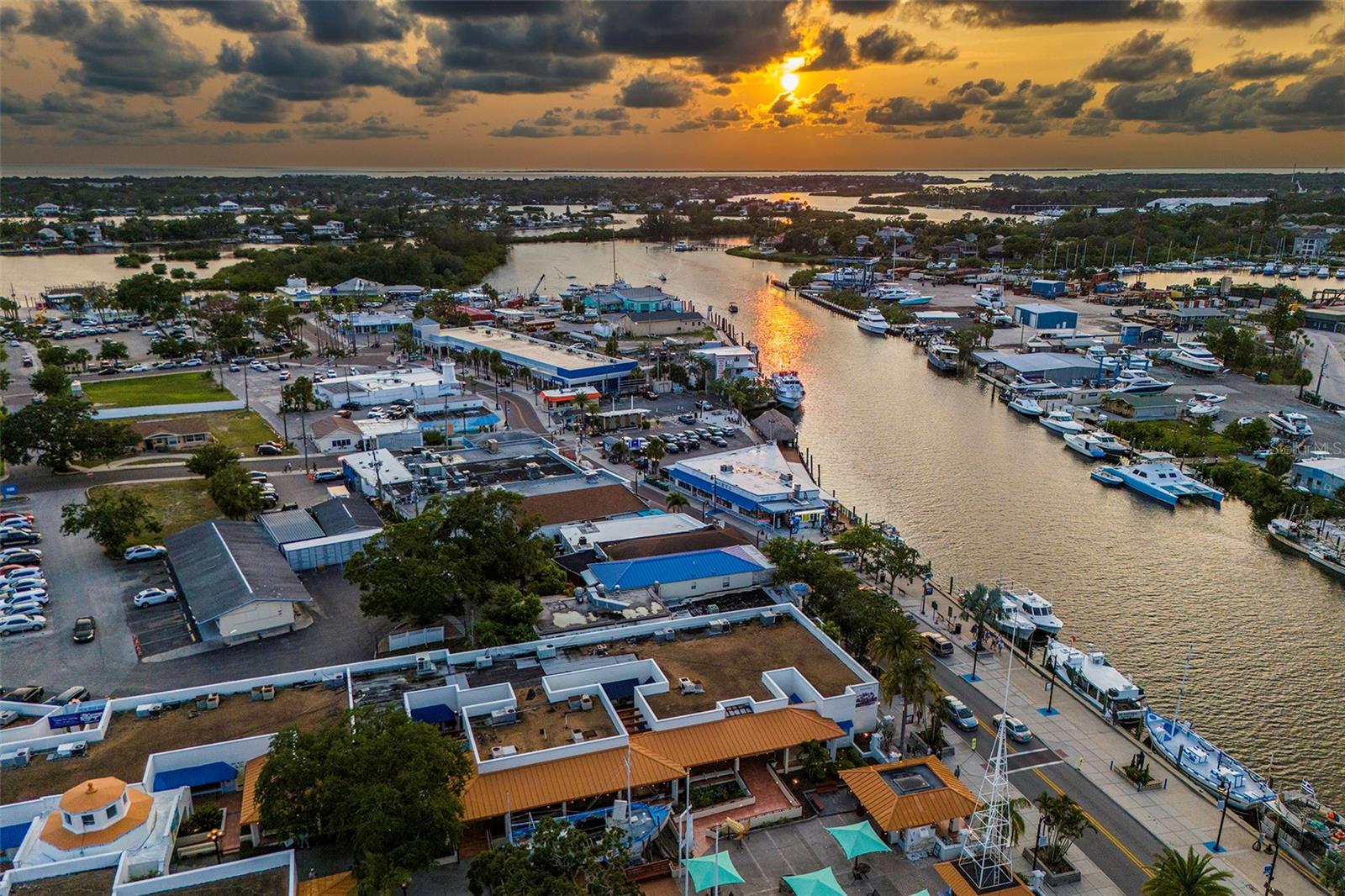 Image 40 of 42 For 305 Tarpon Point 305