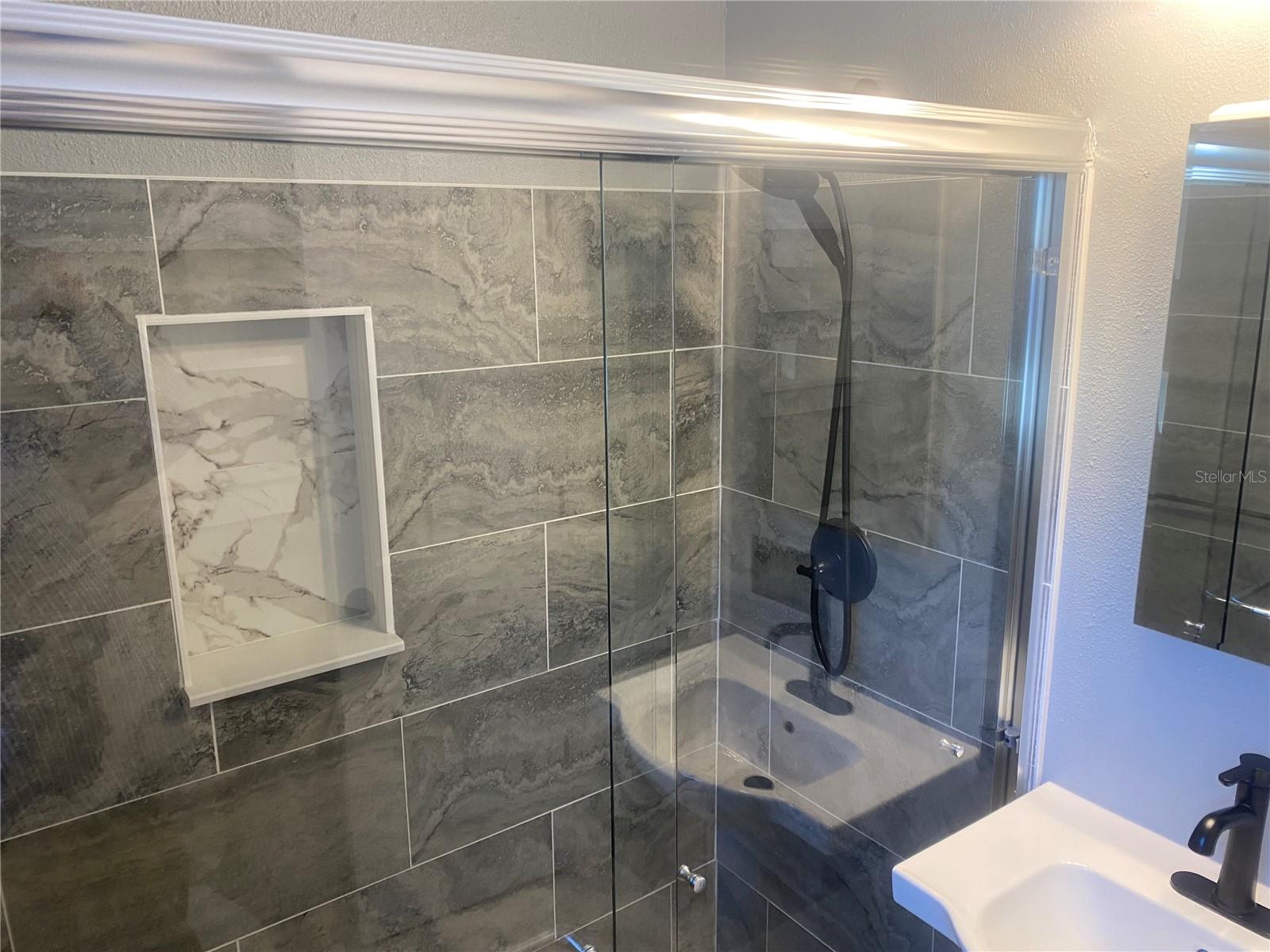 Image 32 of 53 For 5916 16th Avenue N