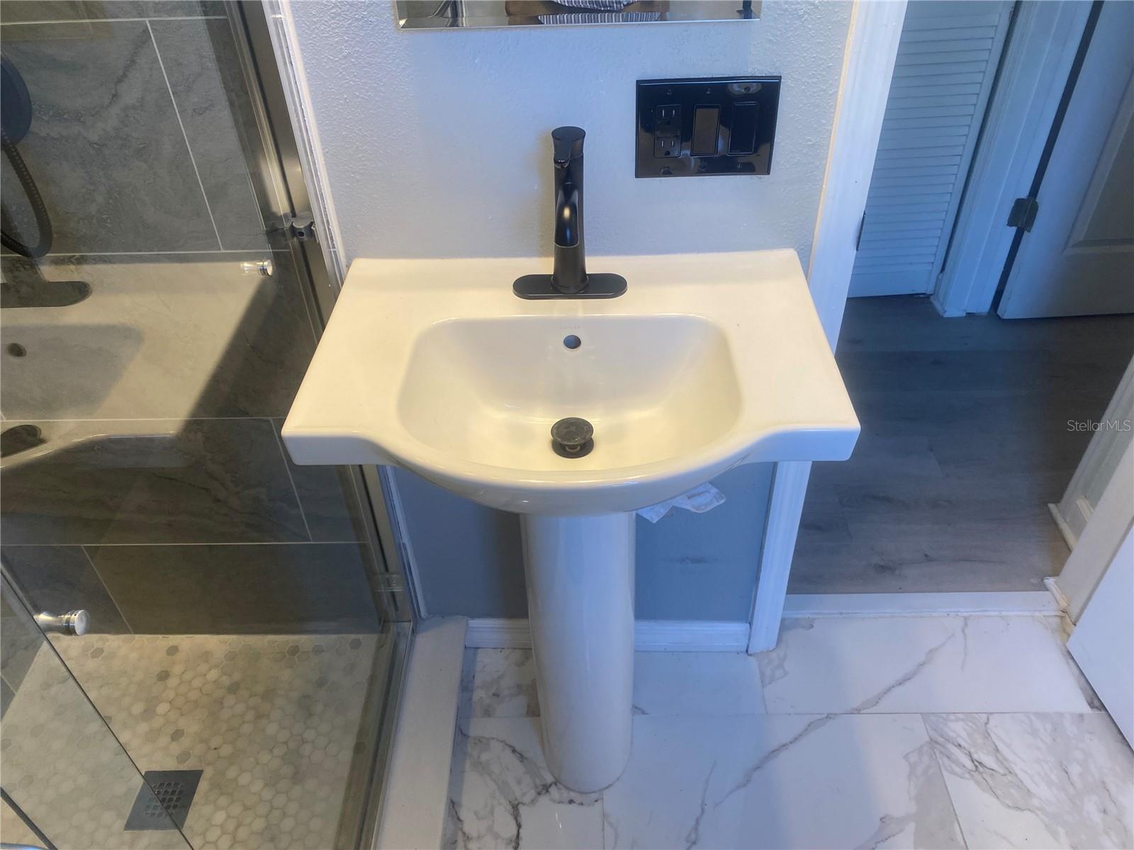 Image 33 of 53 For 5916 16th Avenue N