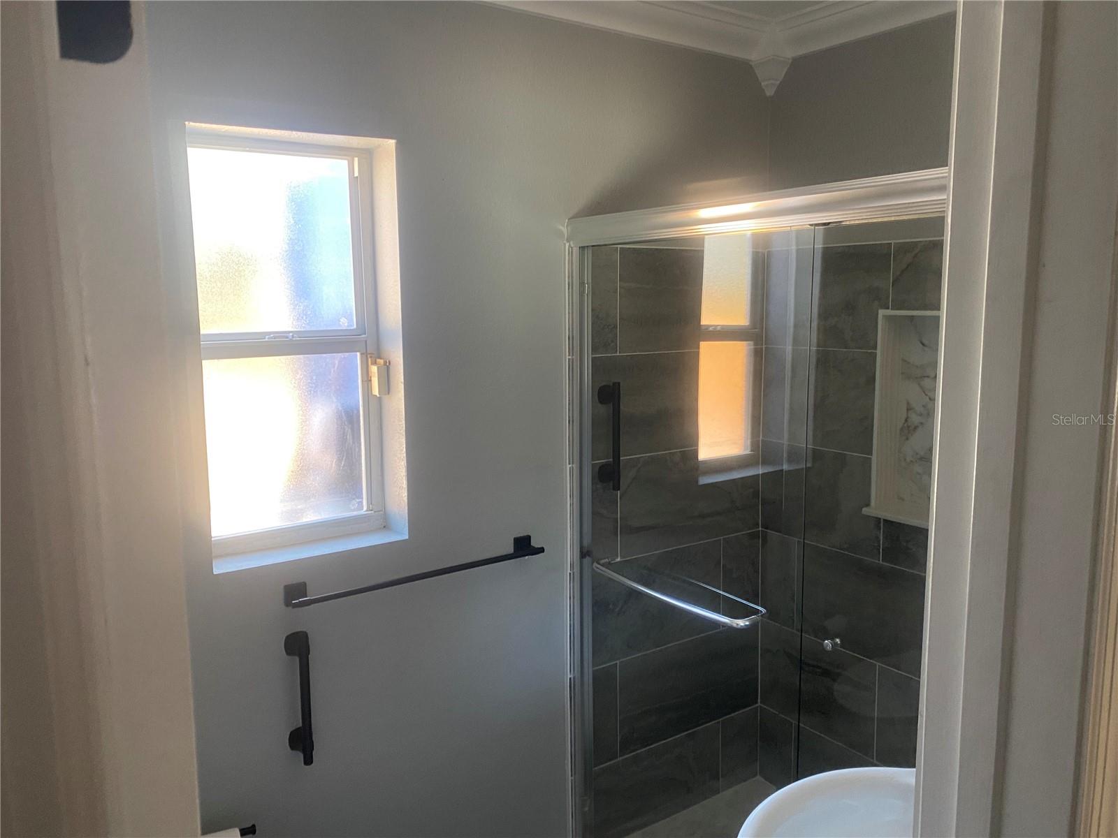 Image 34 of 53 For 5916 16th Avenue N