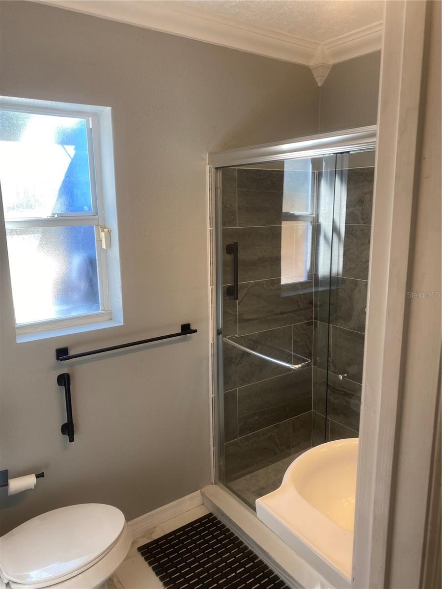 Image 39 of 53 For 5916 16th Avenue N