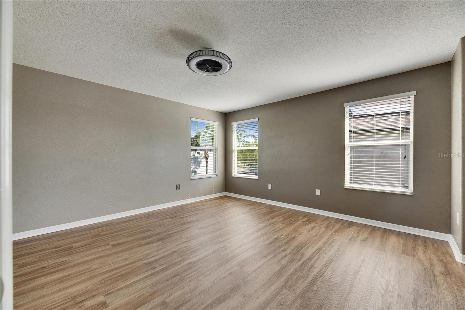 Image 15 of 37 For 18734 Burndall Court