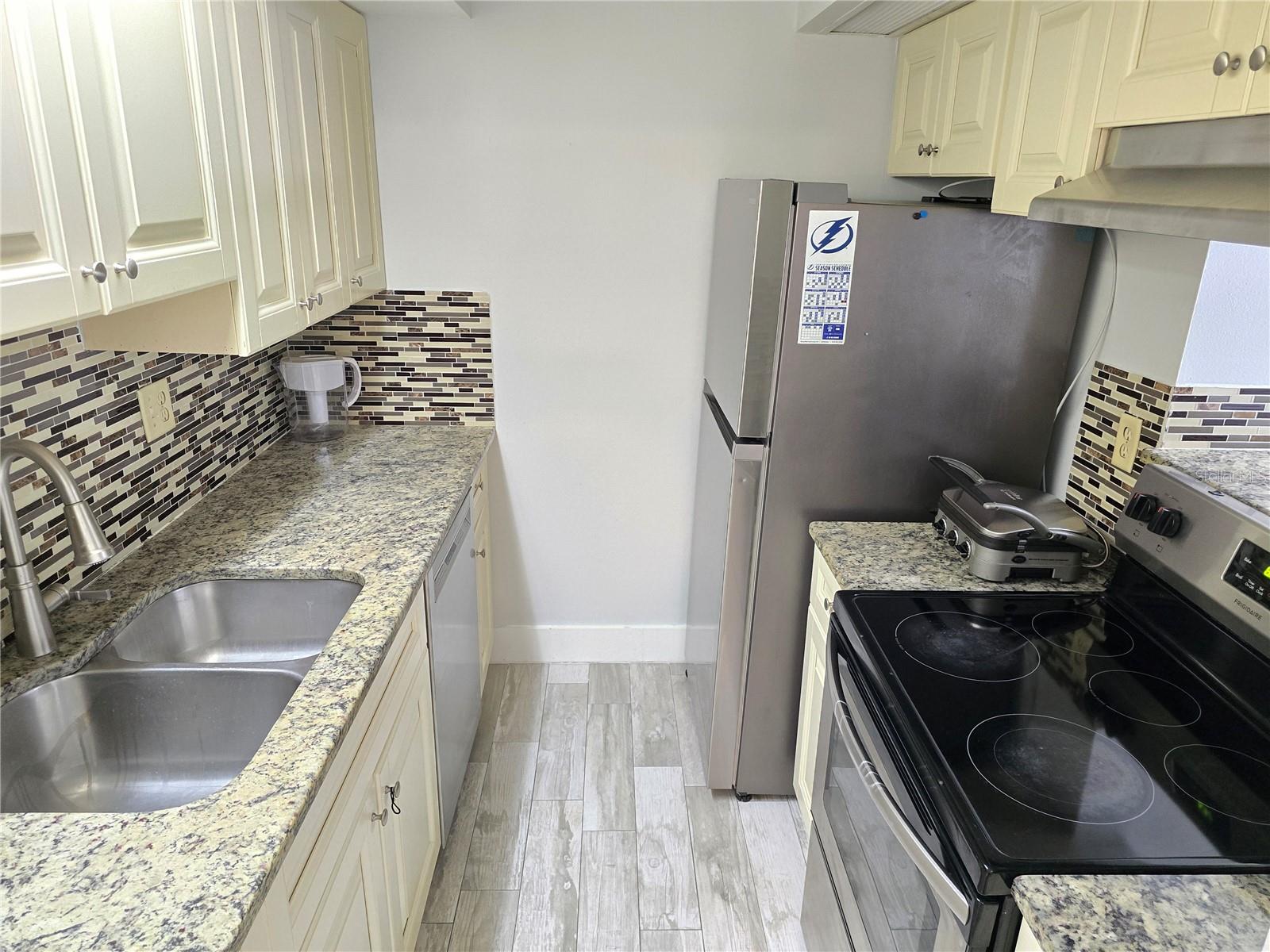 Image 10 of 42 For 4411 Shady Terrace Lane 114