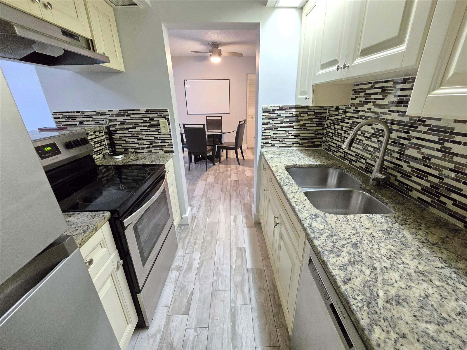Image 12 of 42 For 4411 Shady Terrace Lane 114