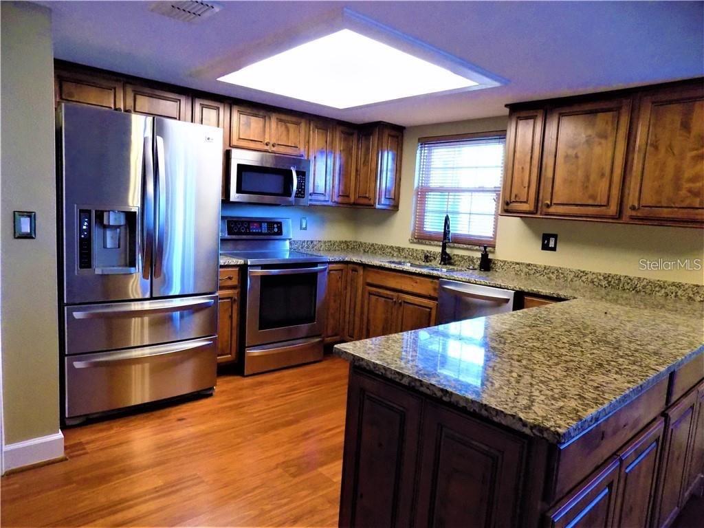 Image 3 of 13 For 8804 Bay Pointe Drive 204