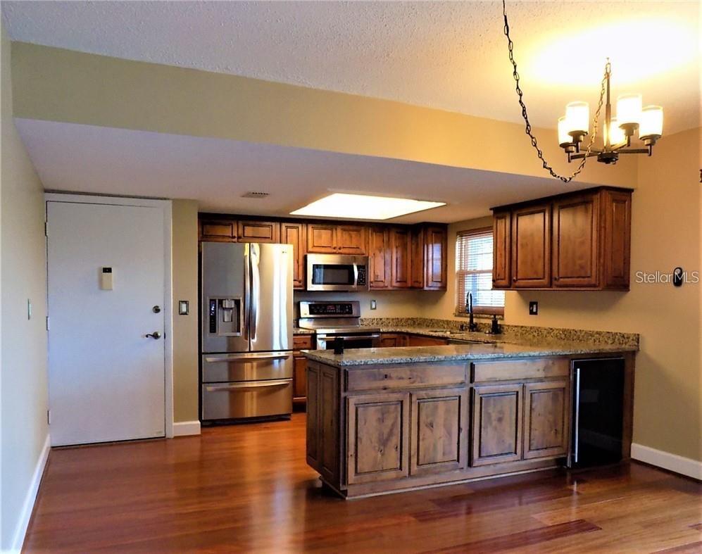 Image 4 of 13 For 8804 Bay Pointe Drive 204