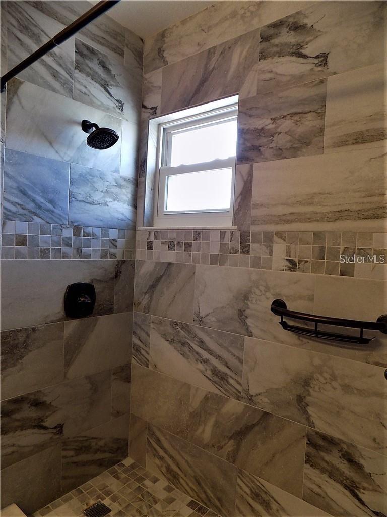 Image 9 of 13 For 8804 Bay Pointe Drive 204