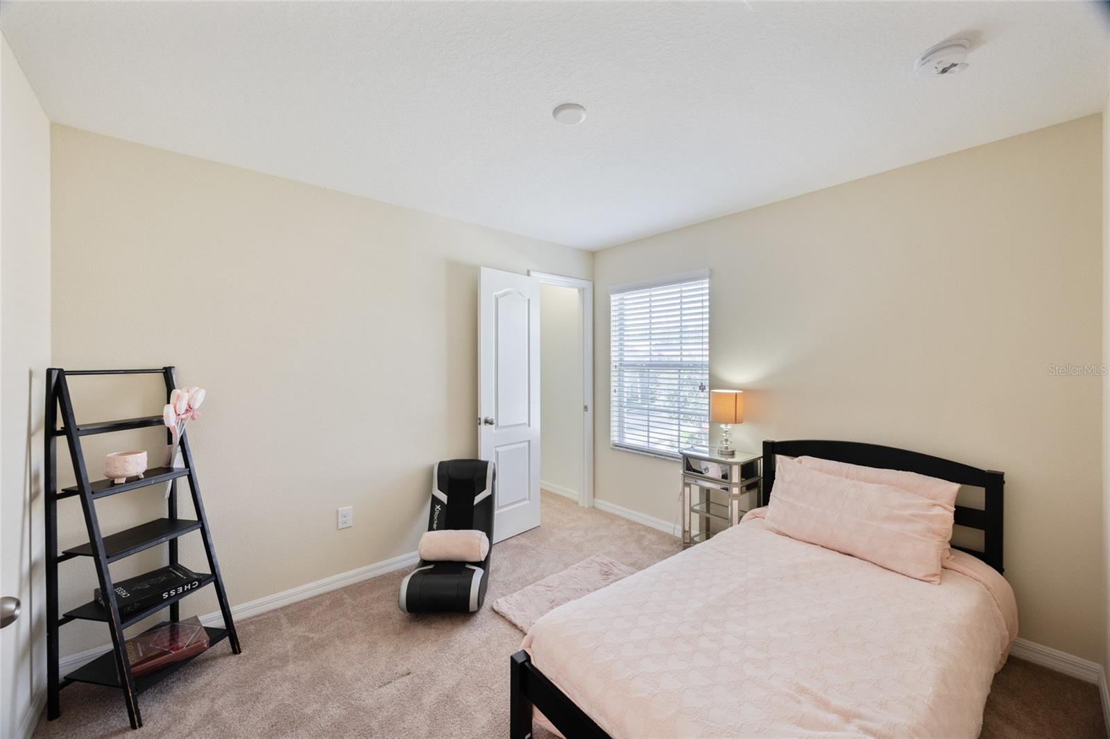 Image 17 of 43 For 31225 Claridge Place