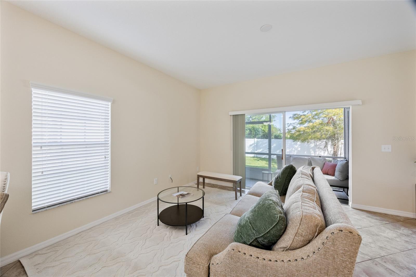 Image 7 of 43 For 31225 Claridge Place