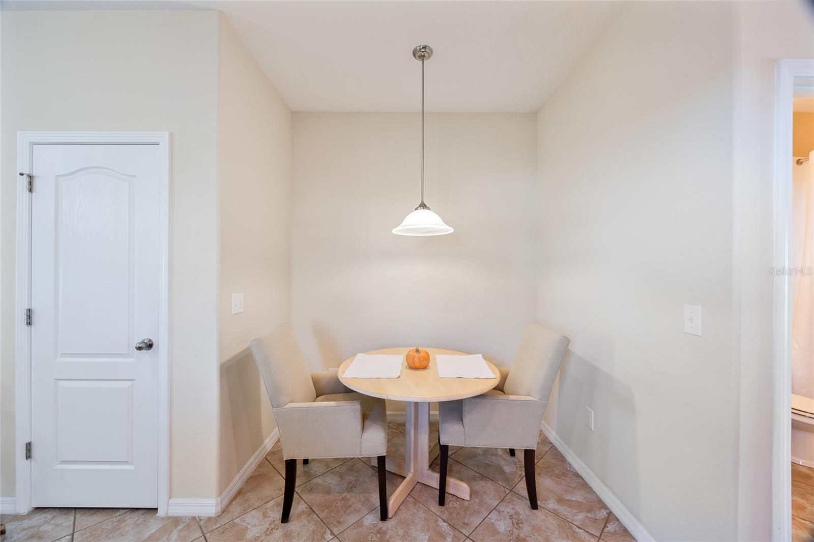 Image 8 of 43 For 31225 Claridge Place